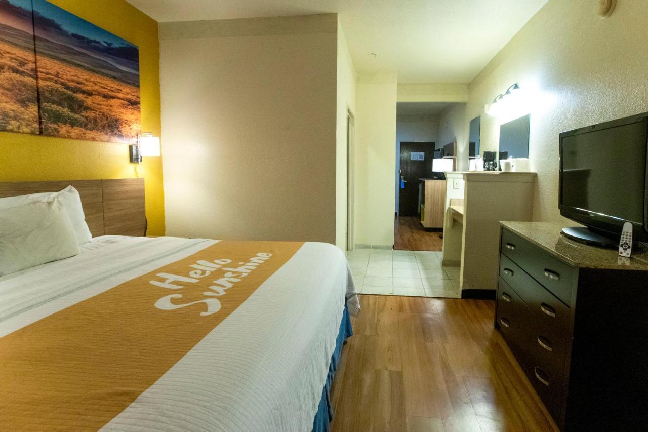 Days Inn & Suites By Wyndham Houston North/Aldine Luaran gambar