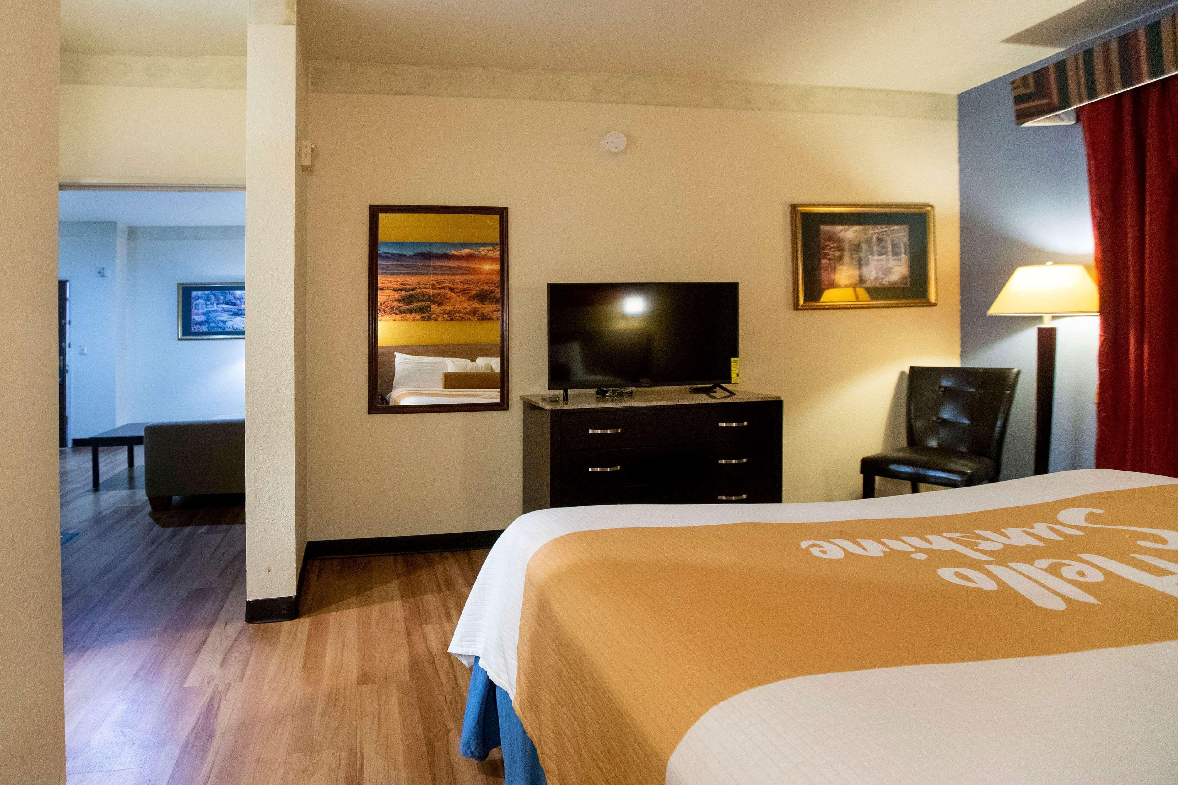 Days Inn & Suites By Wyndham Houston North/Aldine Luaran gambar
