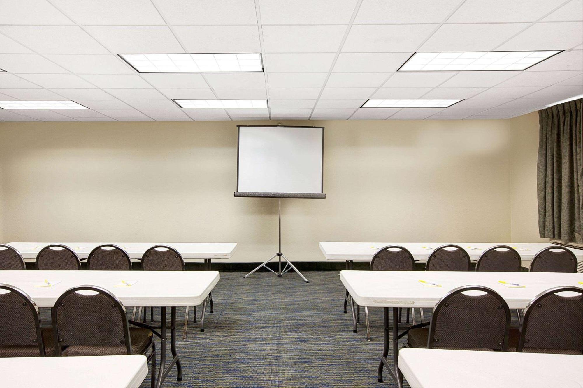 Days Inn & Suites By Wyndham Houston North/Aldine Luaran gambar